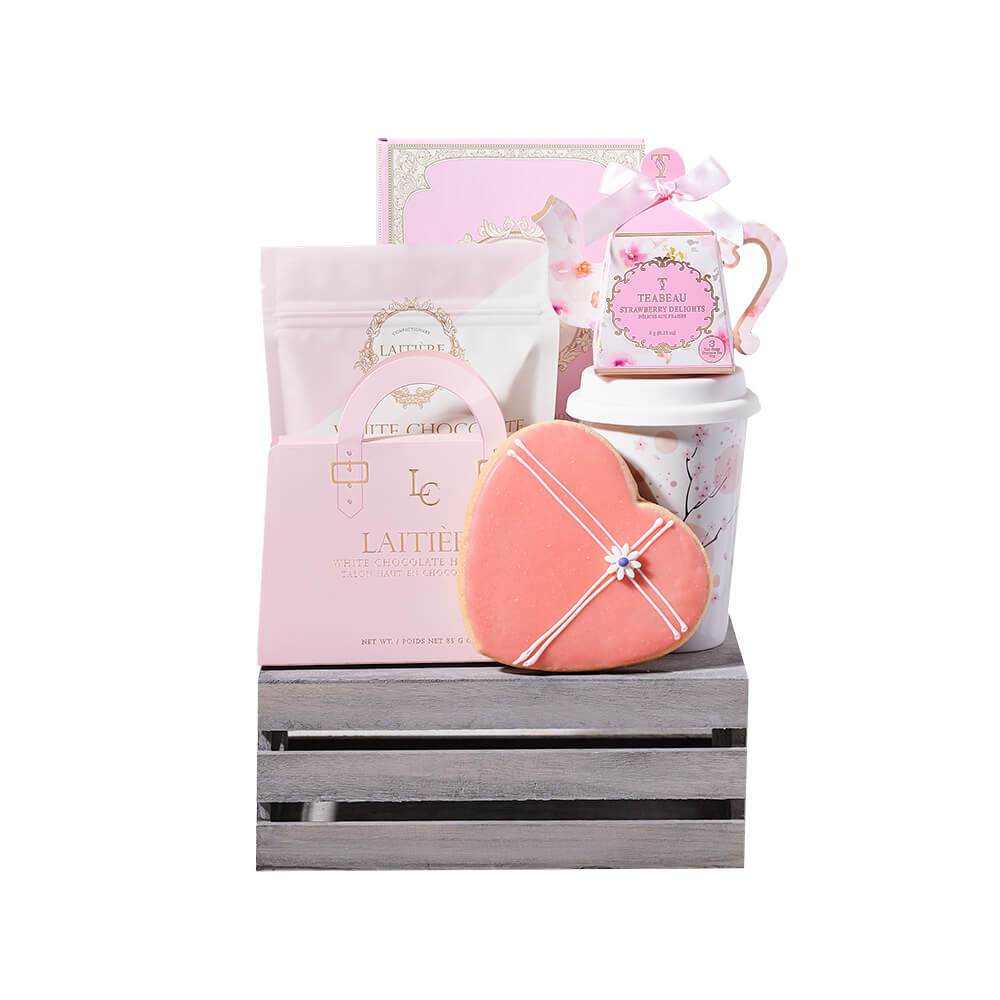 Strawberry Tea and Cookie Gift Crate – how the gift is presented