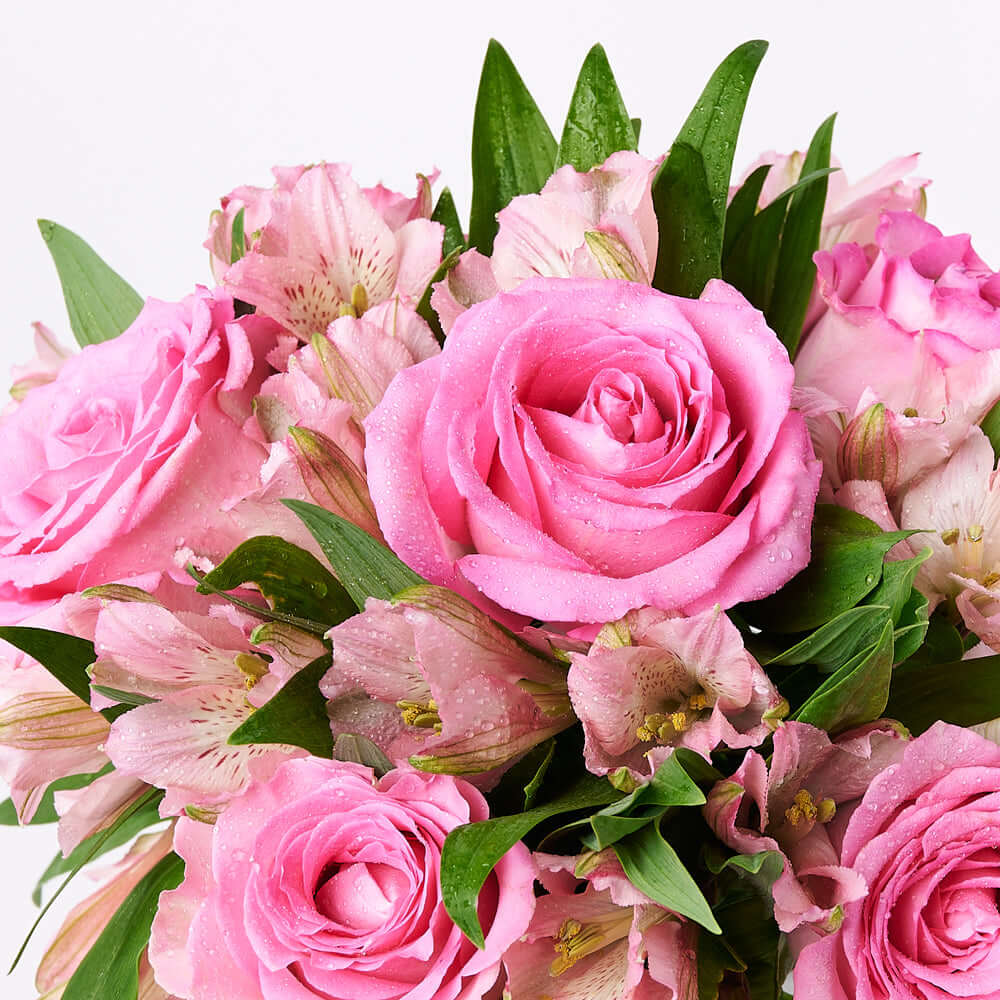 Round White Box Floral Gift – how the gift is presented