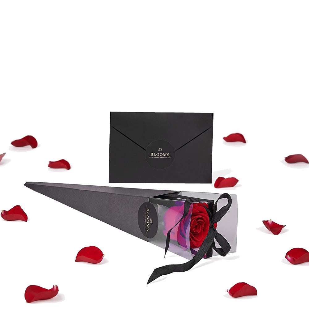 Valentine's Rose Gift Box – how the gift is presented
