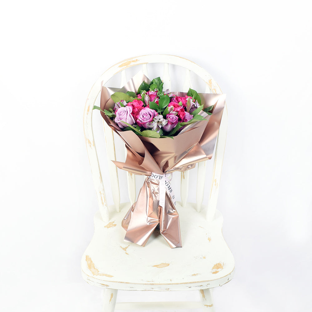 Deluxe Large Violet and Pink Alstroemeria and Rose Bouquet – how the gift is presented