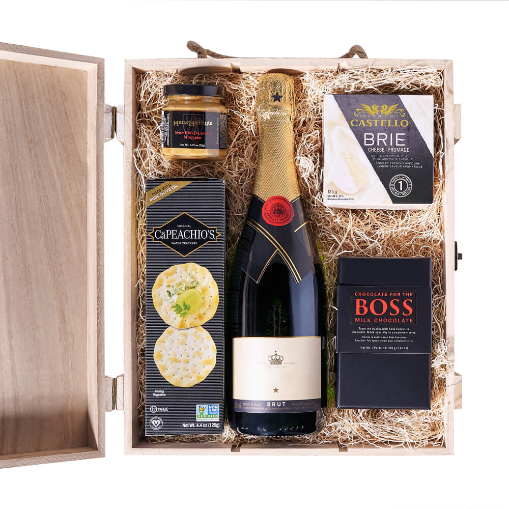 Sparkling Wine and Brie Gift Basket – how the gift is presented