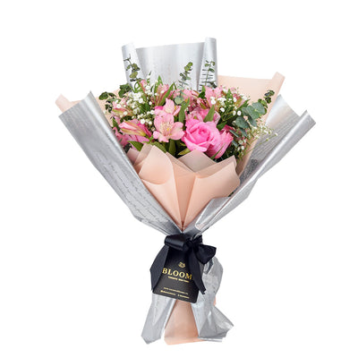 Blushing Notes Mixed Roses - Rose Bouquet Gift - Blooms America Delivery