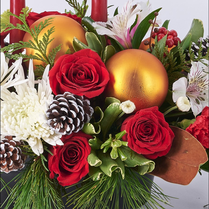 holiday,  christmas,  Mixed Floral Arrangement,  Mix Floral Arrangement,  Floral Arrangement,  Set 24018-2021, holiday floral delivery, delivery holiday floral, christmas arrangement Blooms America, Blooms America christmas arrangement, Blooms America 