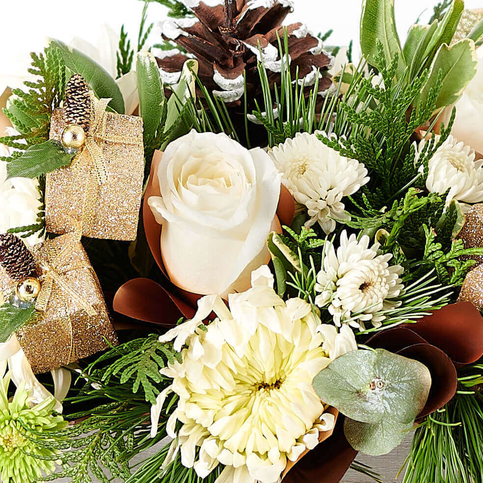 Holiday Season White Spider Chrysanthemum and Rose Display – how the gift is presented