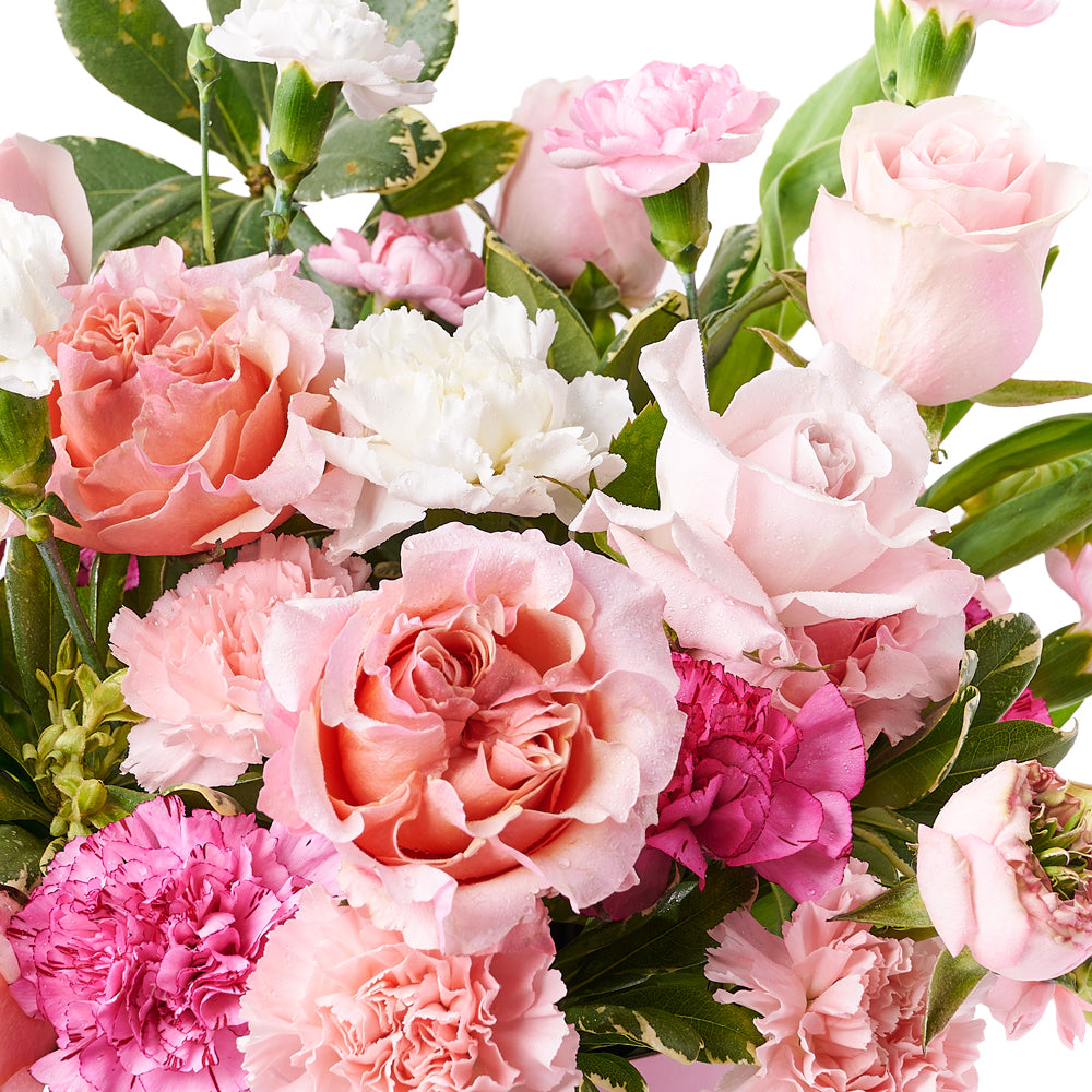 Pink Roses and Carnations Hat Box – how the gift is presented