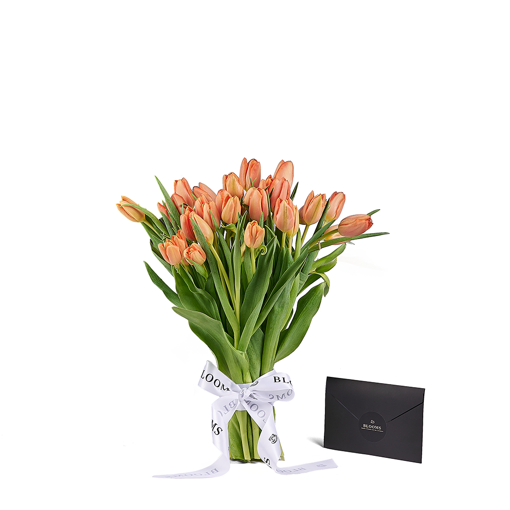 Peach Tulip Bouquet – how the gift is presented