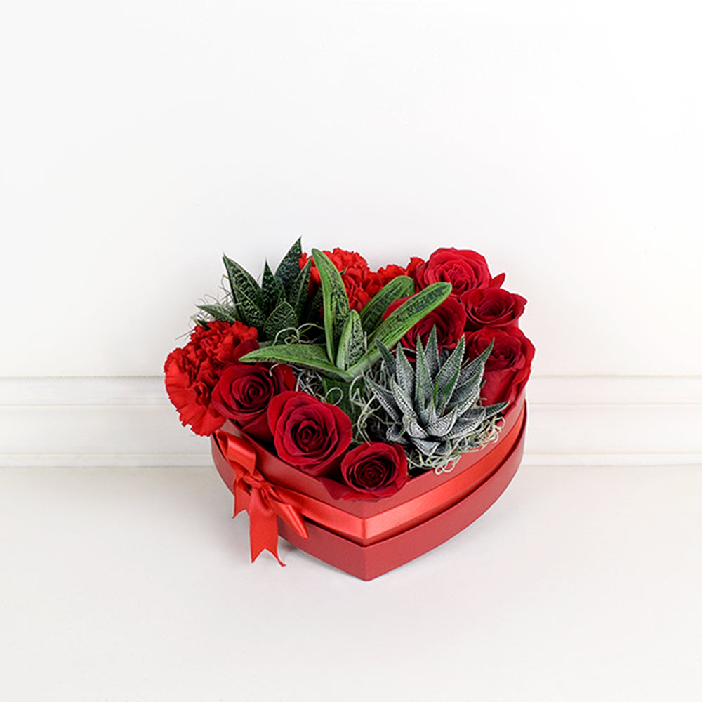 Valentine's Rose Heart Arrangement – how the gift is presented