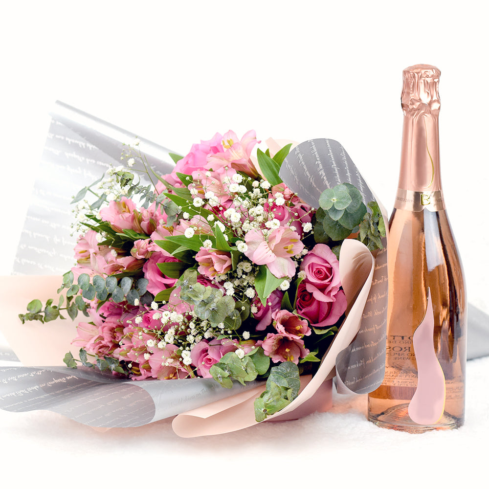 A Classy Affair Flowers &amp; Prosecco Gift, Rose bouquet and Champagne from America Blooms - America Delivery.