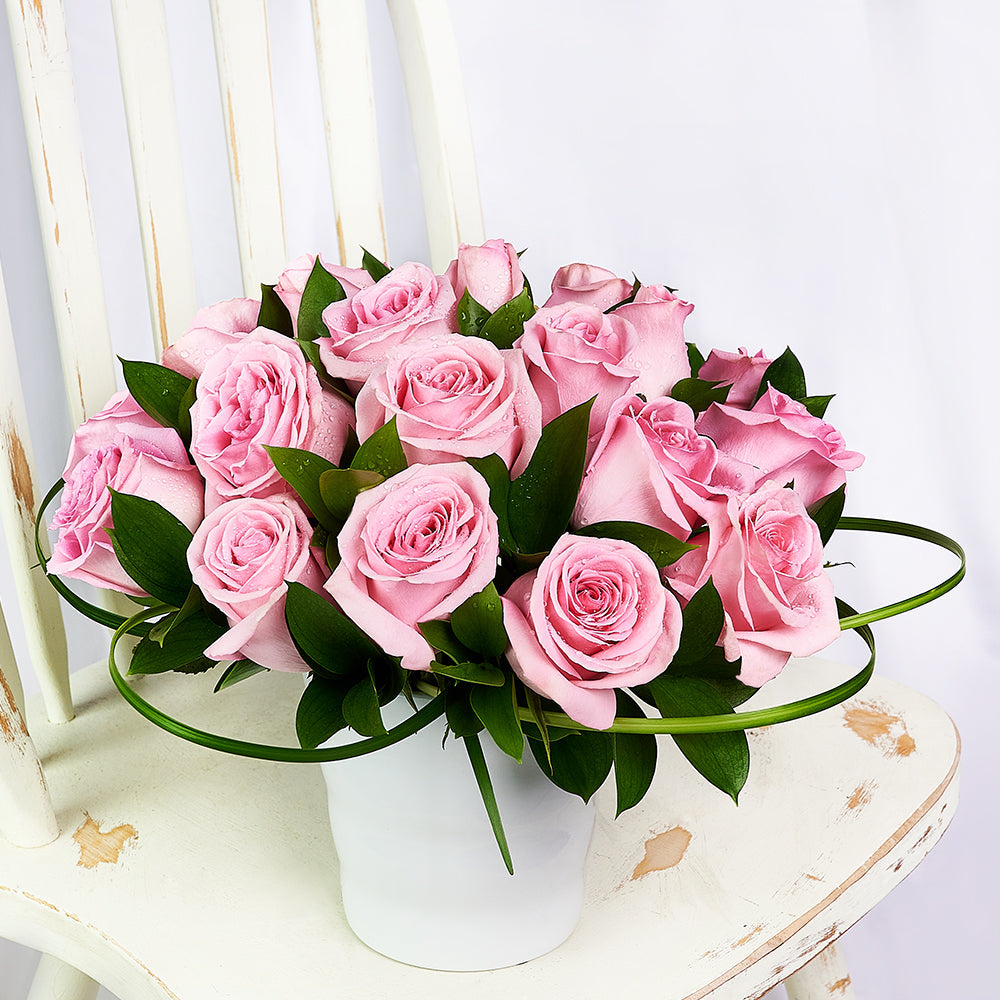 Floral Arrangement with Pink Roses – how the gift is presented