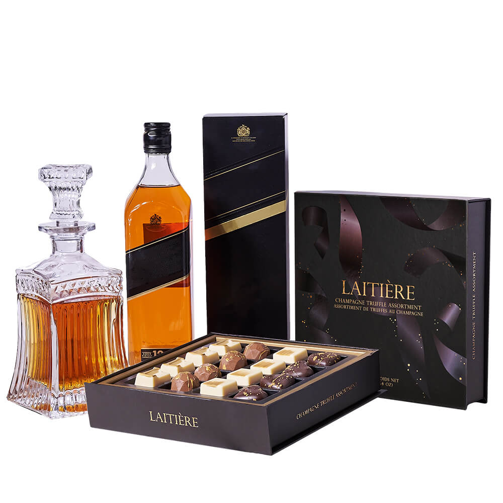 Graduation Decanter and Liquor Set – how the gift is presented