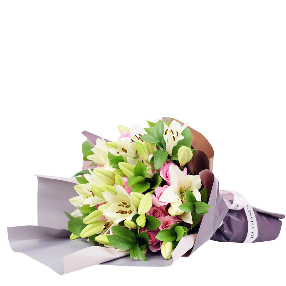 Kiss of Pink Rose & Lilies Bouquet. Flower Gifts from America Blooms - America Delivery.