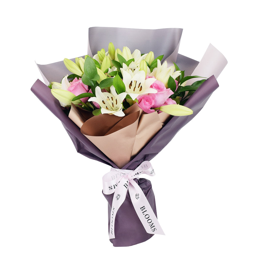 Kiss of Pink Rose & Lilies Bouquet. Flower Gifts from America Blooms - America Delivery.