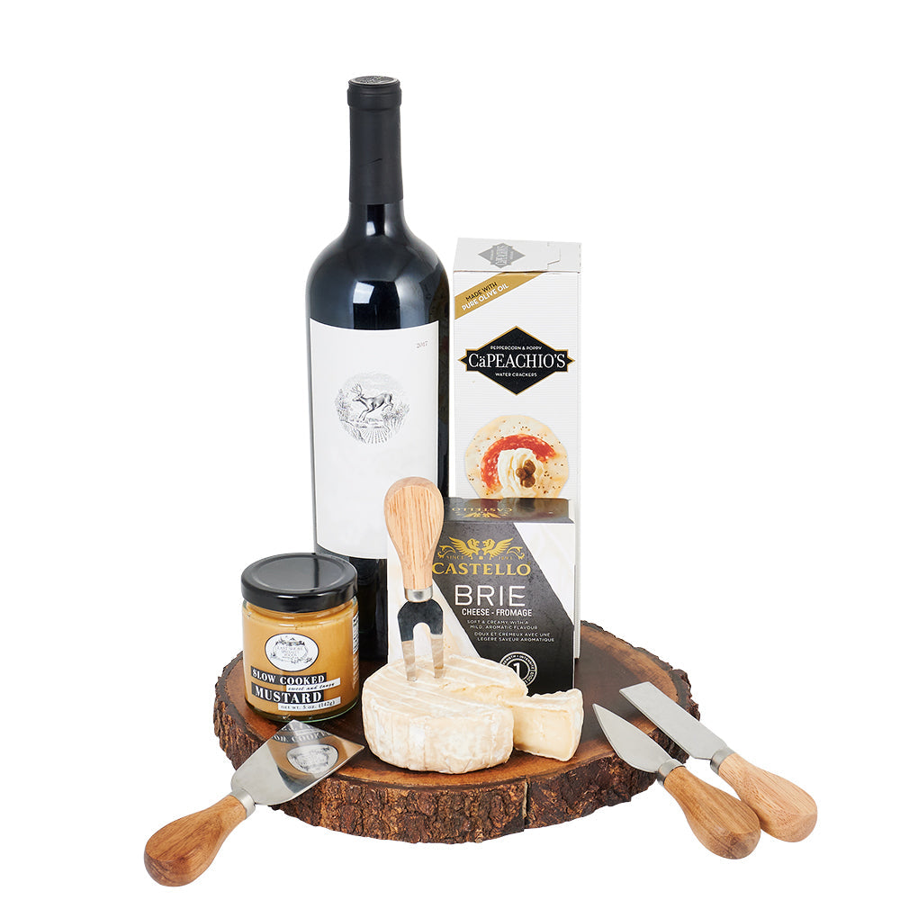Red Wine Cheese Board Gift – how the gift is presented