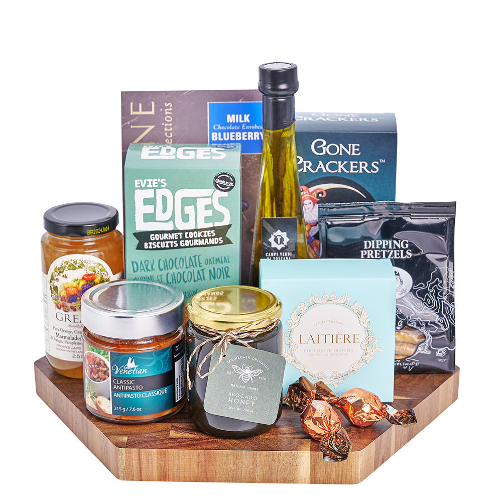 Signature Crackers and Chocolates Basket – how the gift is presented