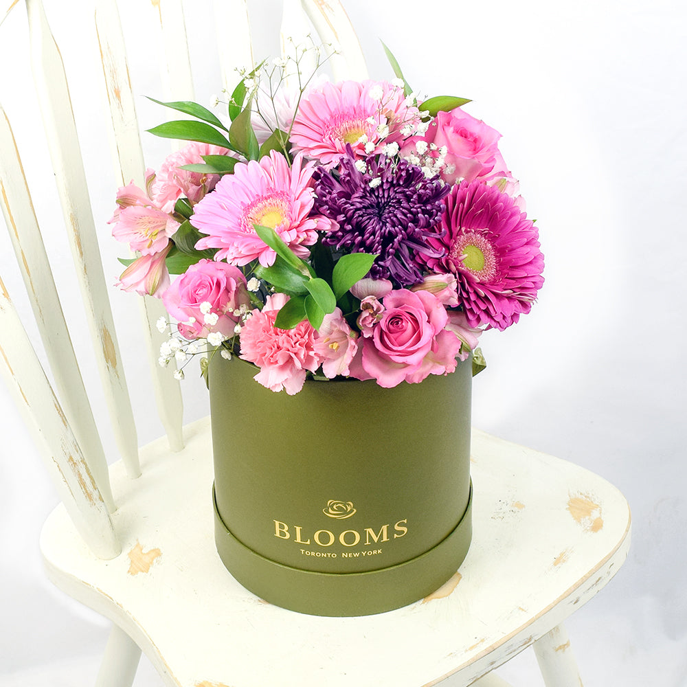 Mixed Pink Purple Flowers Box – how the gift is presented