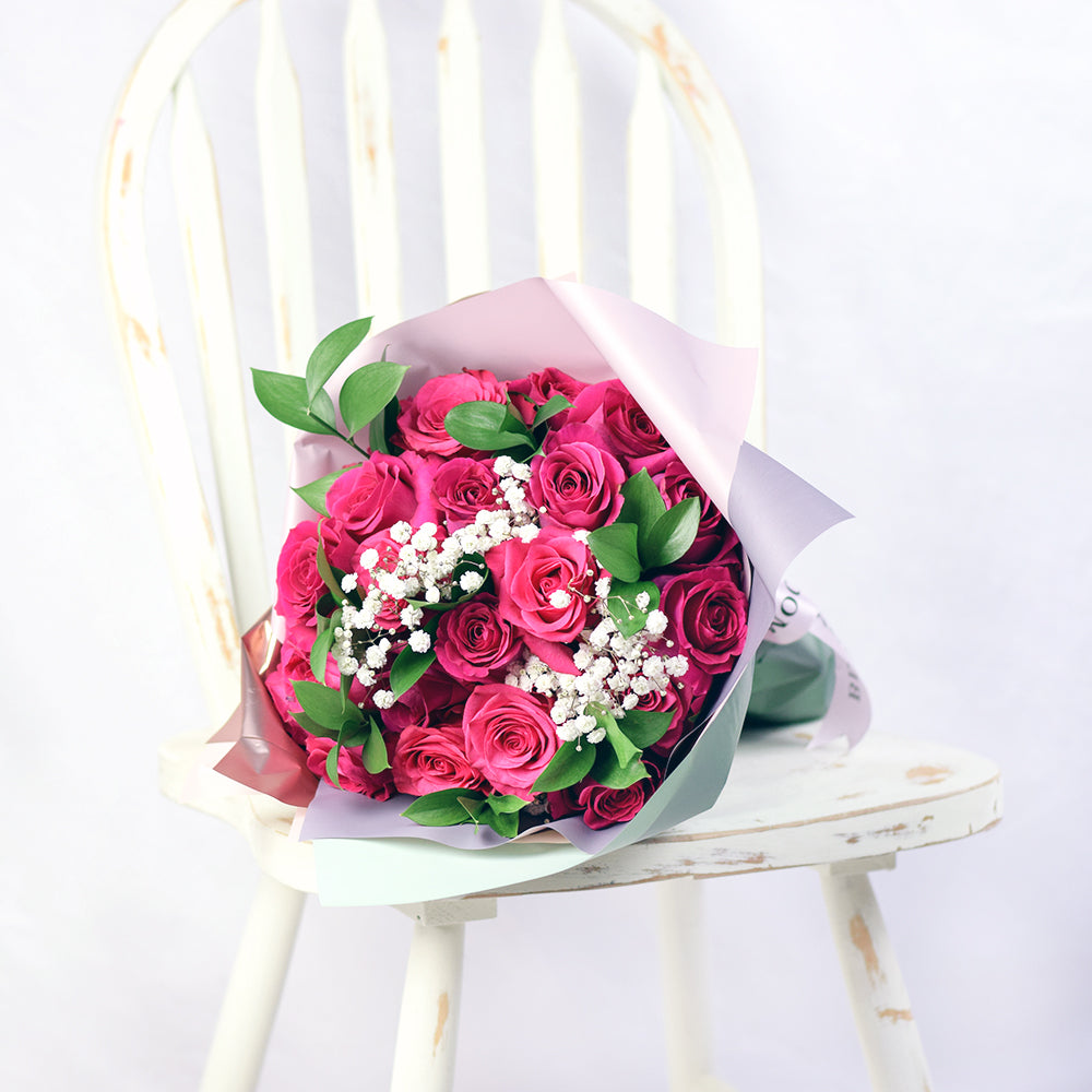 Pink Rose and Ruscus Floral Bouquet – how the gift is presented