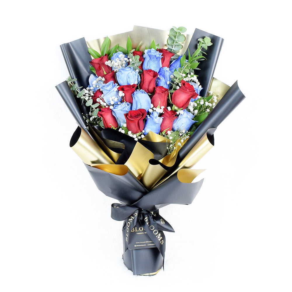 Red and Blue Rose Floral Gift – how the gift is presented