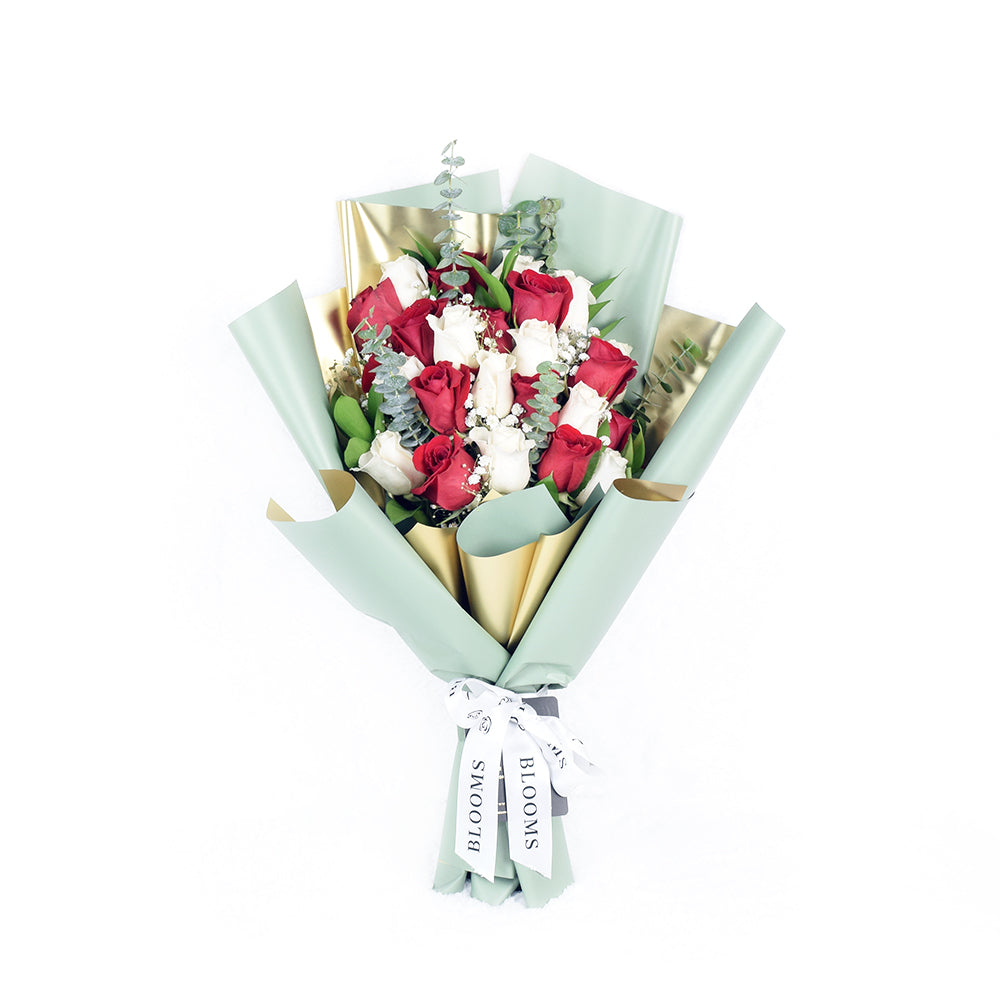Classic 24-Stem Rose and Eucalyptus Bouquet – how the gift is presented